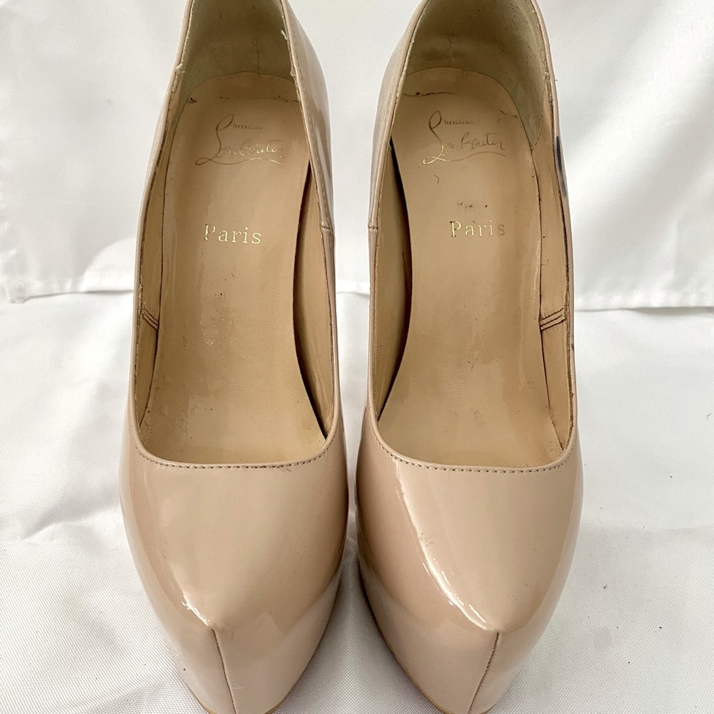 Christian Louboutin Tan Cream Heels Patent Leather